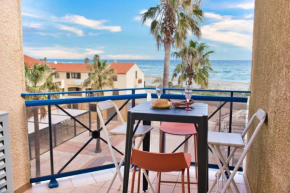 Bright apartment with sea view